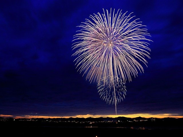 fireworks-846063_640